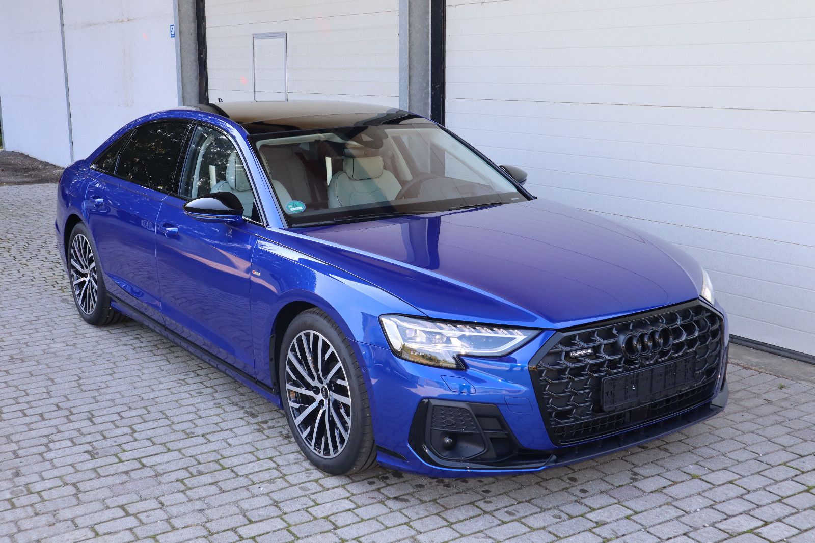Audi A8L 60 TFSIe lang exclusive - Samsaru's Car Outlet