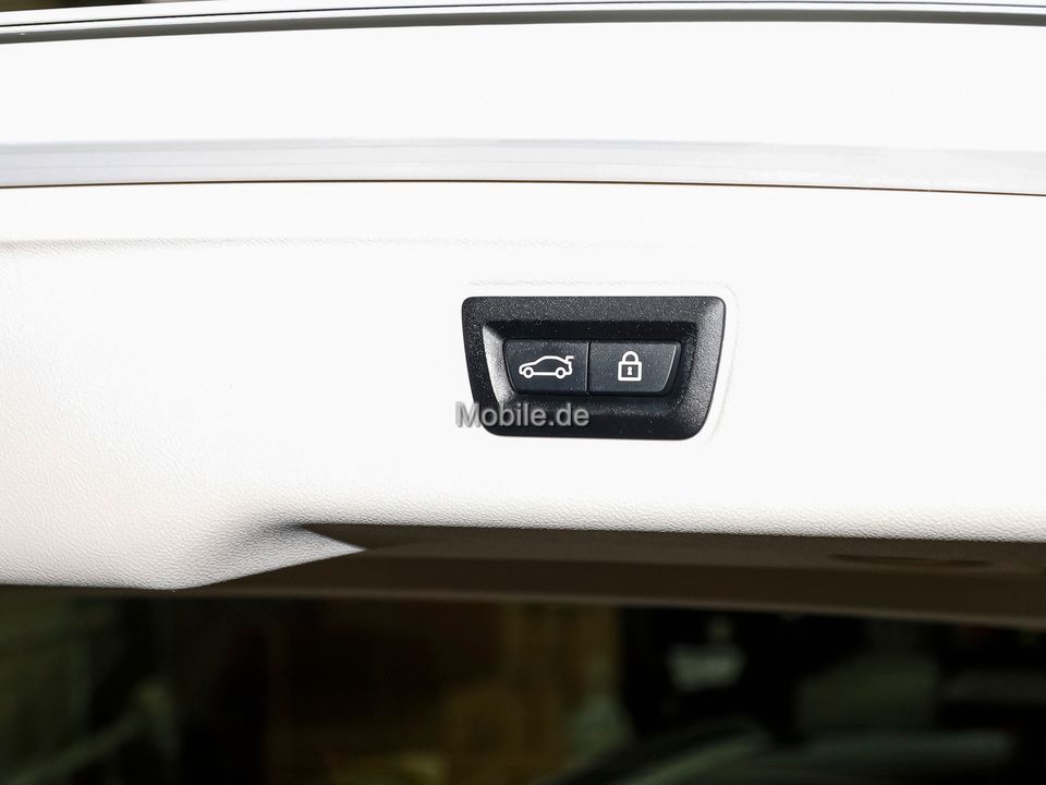 BMW 330e Touring Advantage - Samsaru's Car Outlet