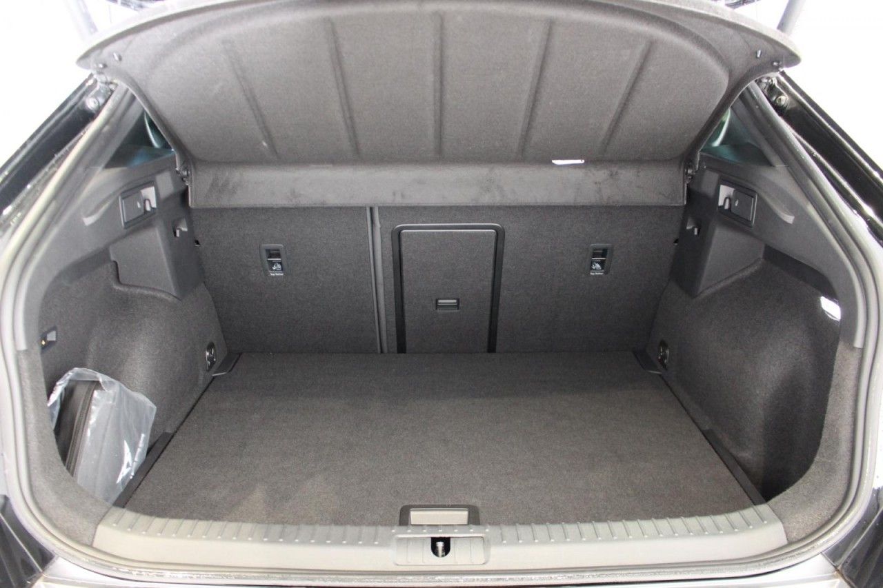 Cupra Formentor VZ 2.0 TSI DSG 4Drive 4JGAR/AHK/PANO/e