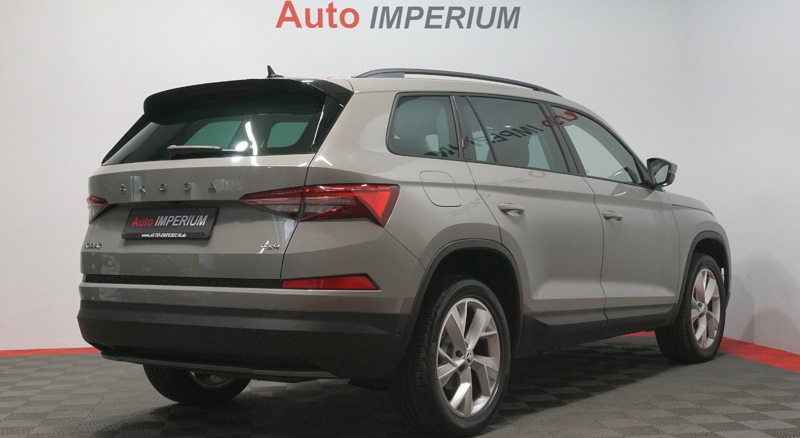 Skoda Kodiaq Tour 2.0 TSI 4x4*AHK*ACC*360°*LHZ*VC*