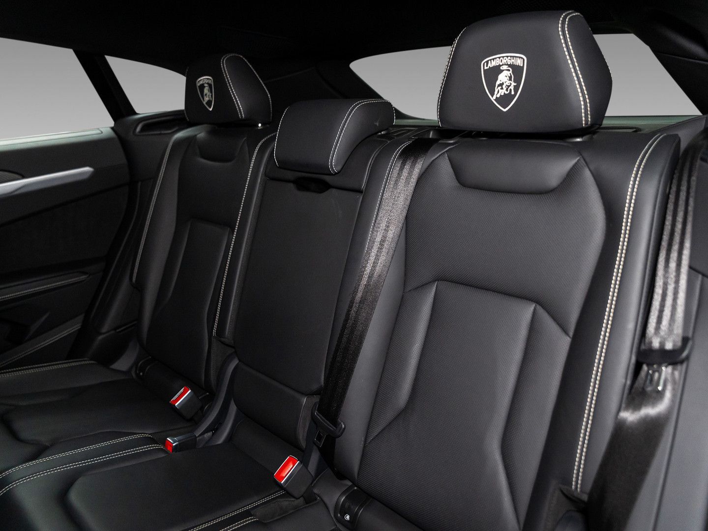 Lamborghini Urus - Samsaru's Car Outlet
