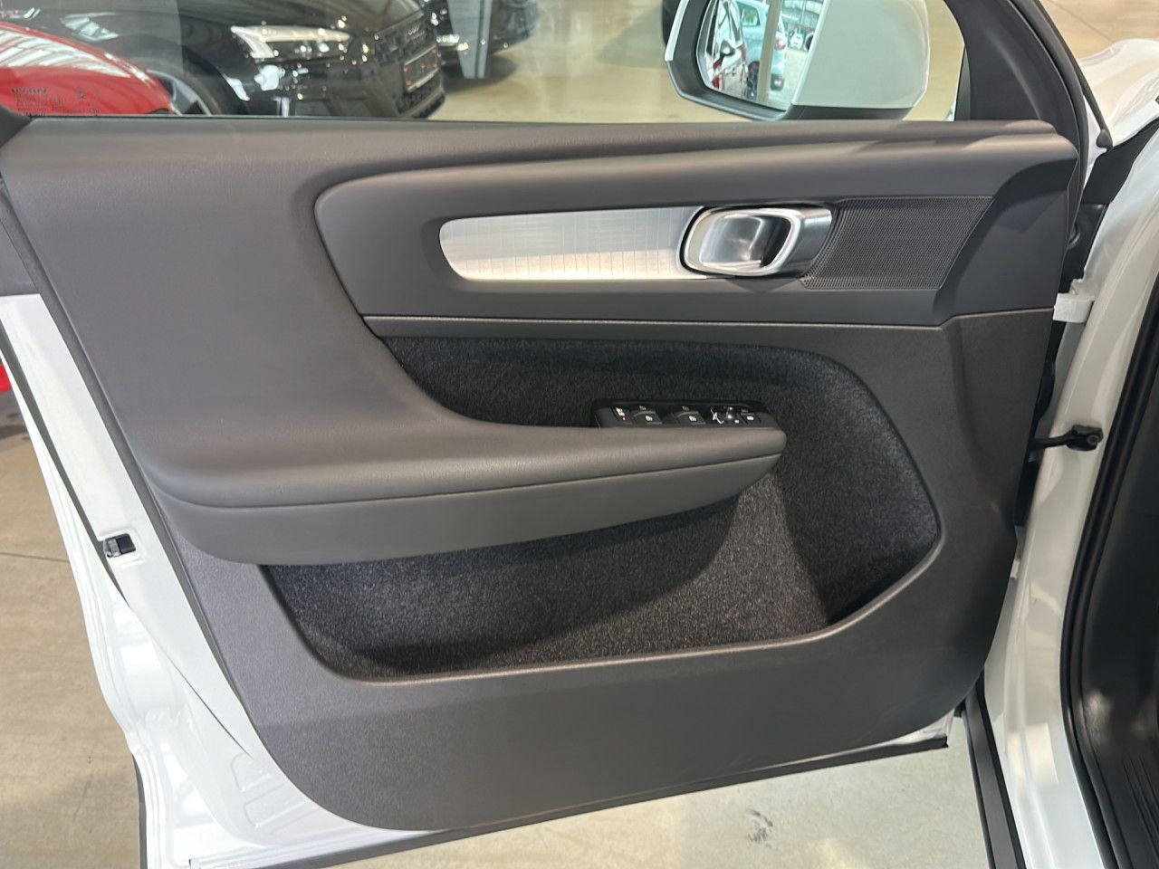 Volvo XC 40 Core 2WD Bluetooth Navi LED Klima