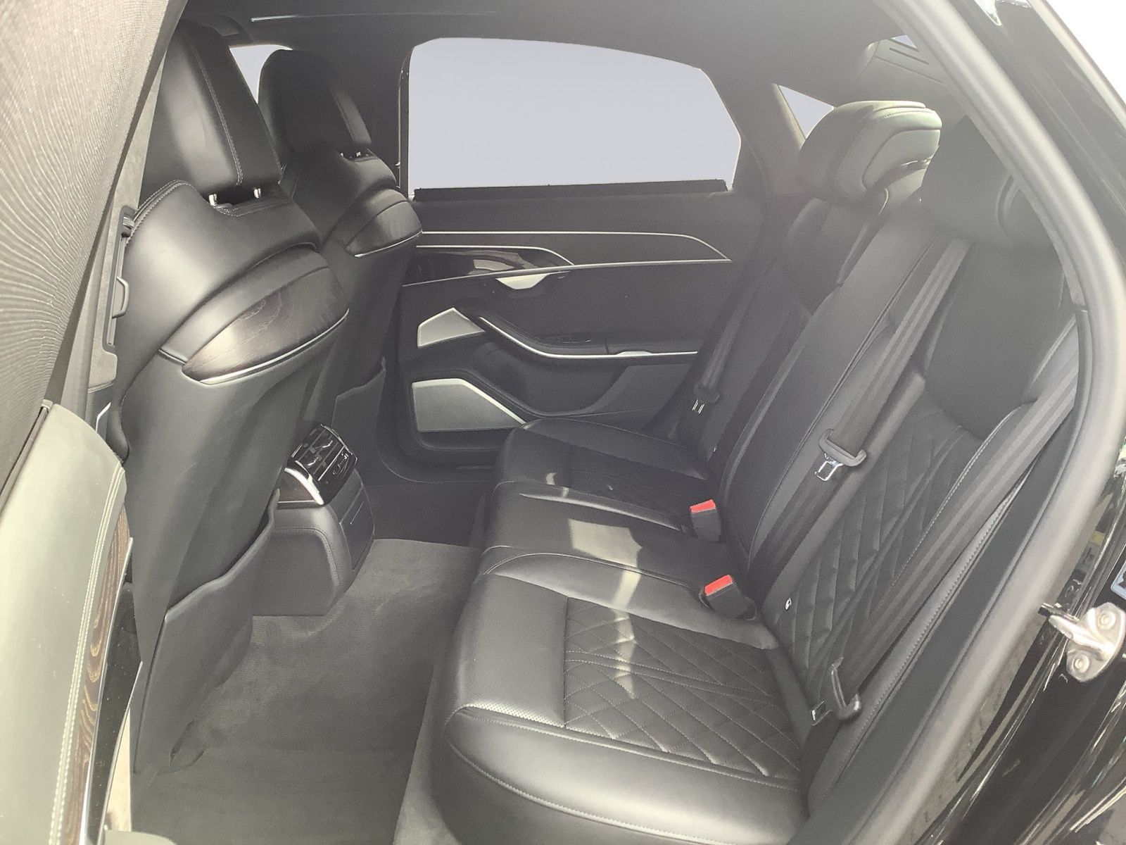 Audi A8 60TDI quattro - Samsaru's Car Outlet