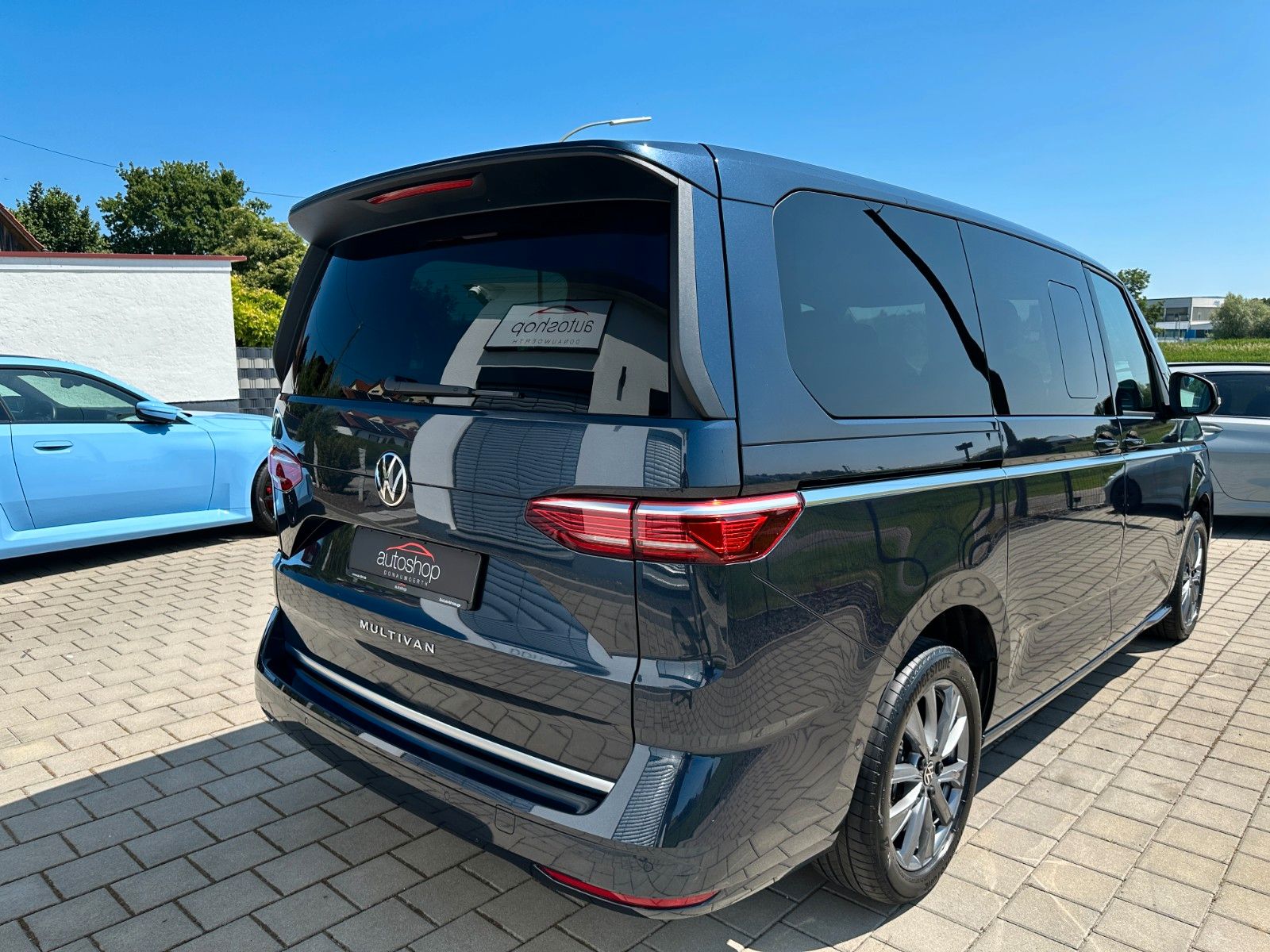 Volkswagen T7 Multivan 2.0 TDI - Samsaru's Car Outlet