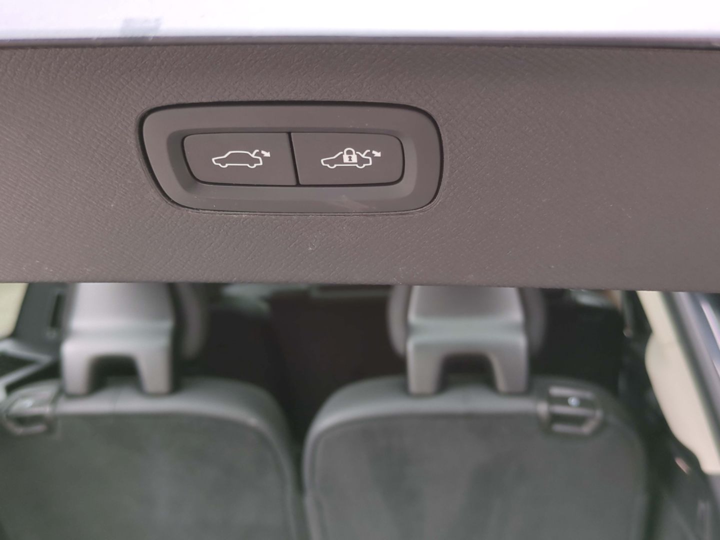 Volvo XC90 Plus Bright Recharge Plug-In Hybrid AWD T8