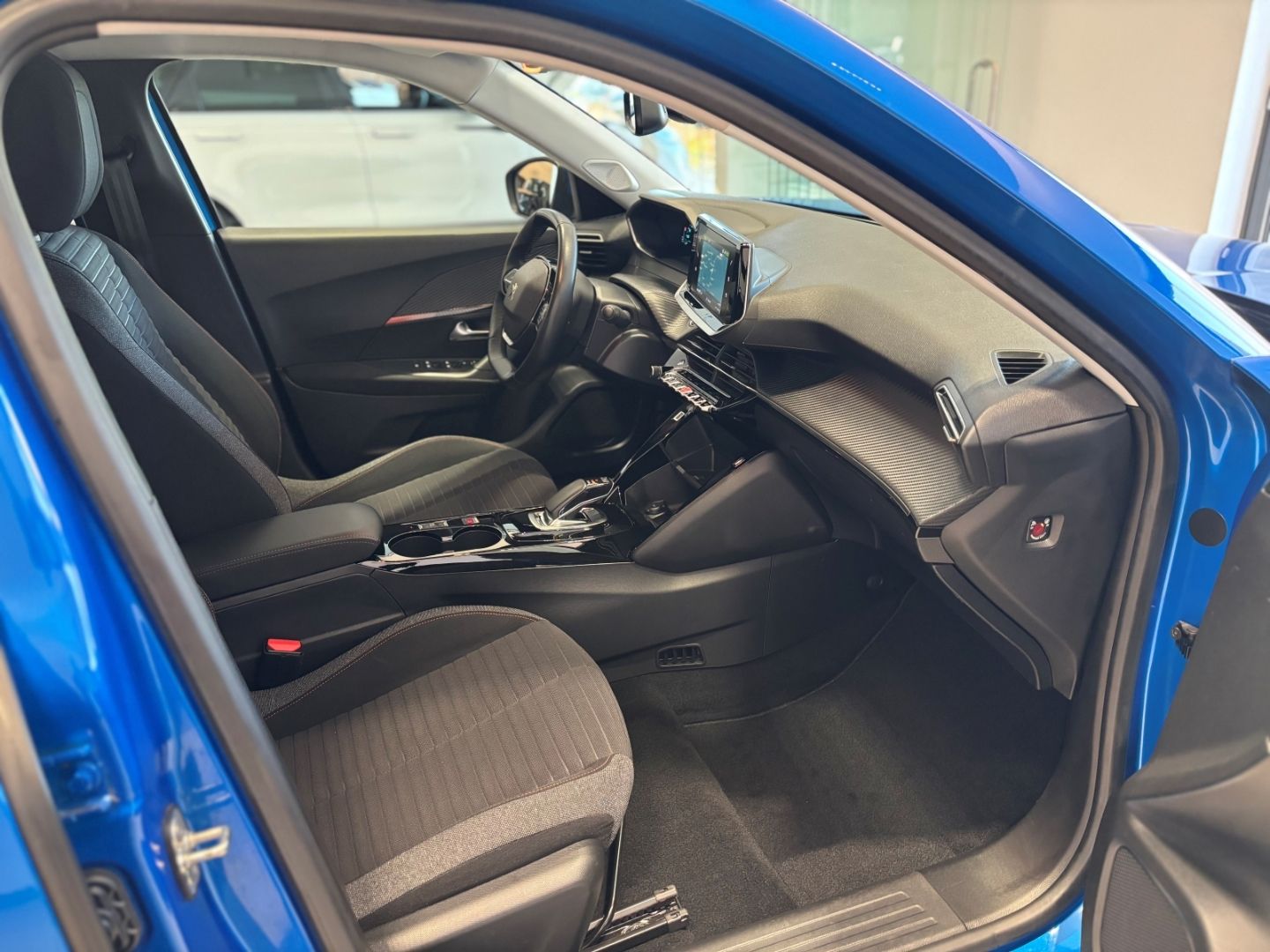 Peugeot 2008 e- Active - Samsaru's Car Outlet