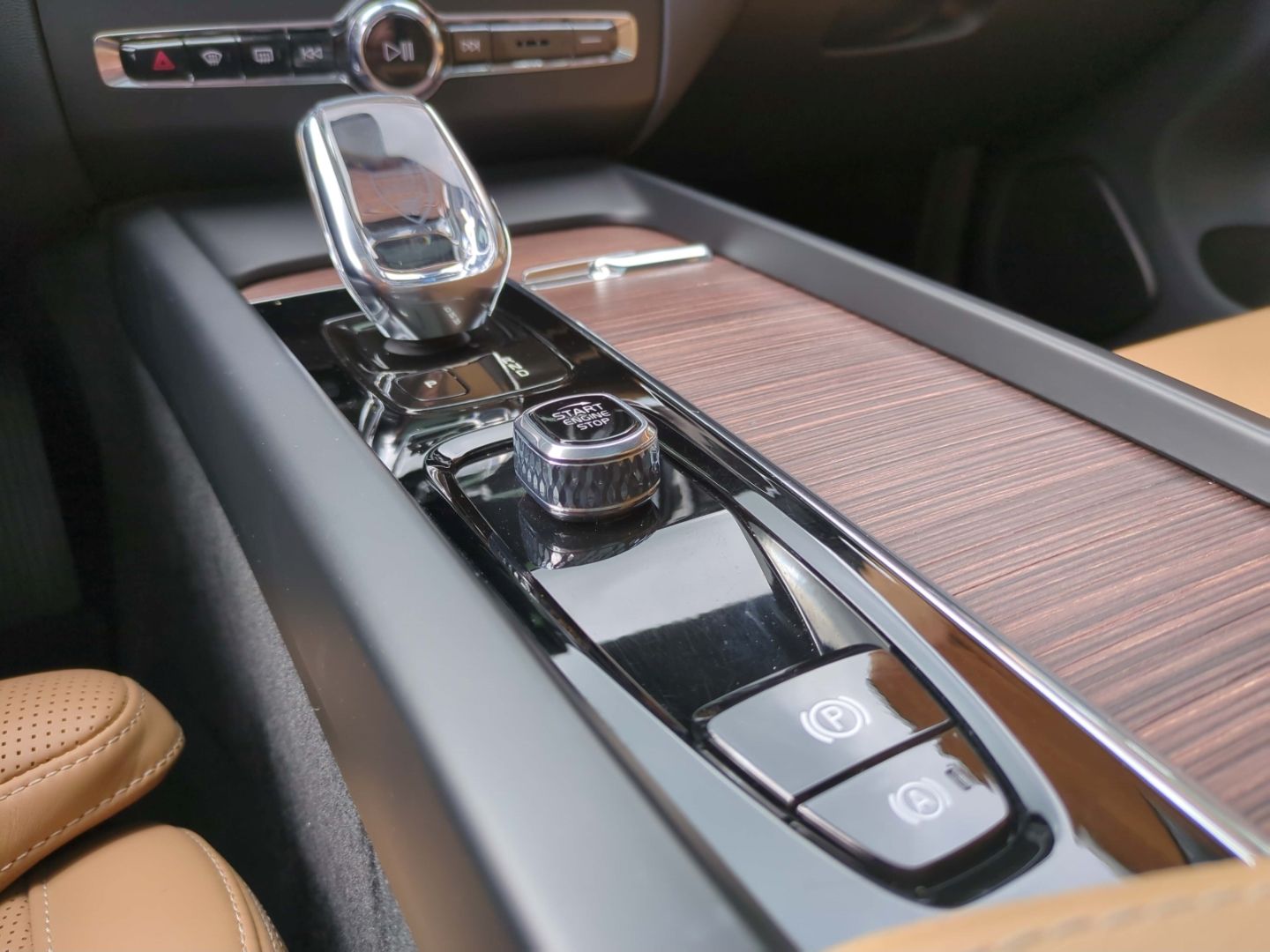 Volvo XC60 Inscription Recharge Plug-In Hybrid AWD T8