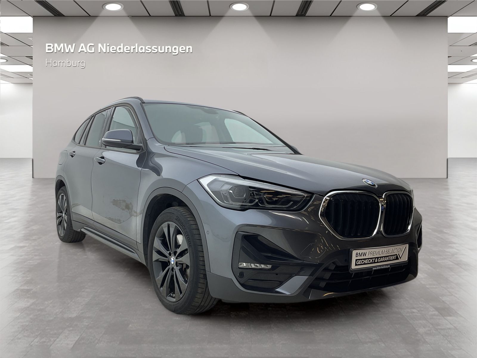 BMW X1 xDrive25e Sport Line - Samsaru's Car Outlet
