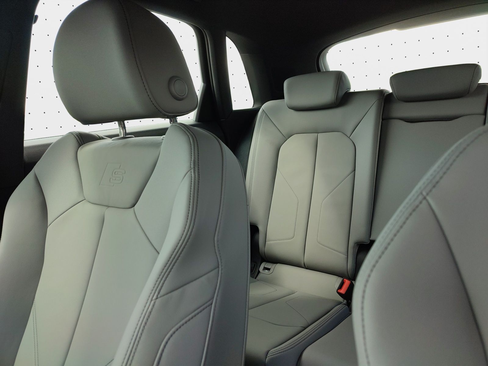 Audi Q3 45 2.0 TFSI quattro S-line - Samsaru's Car Outlet