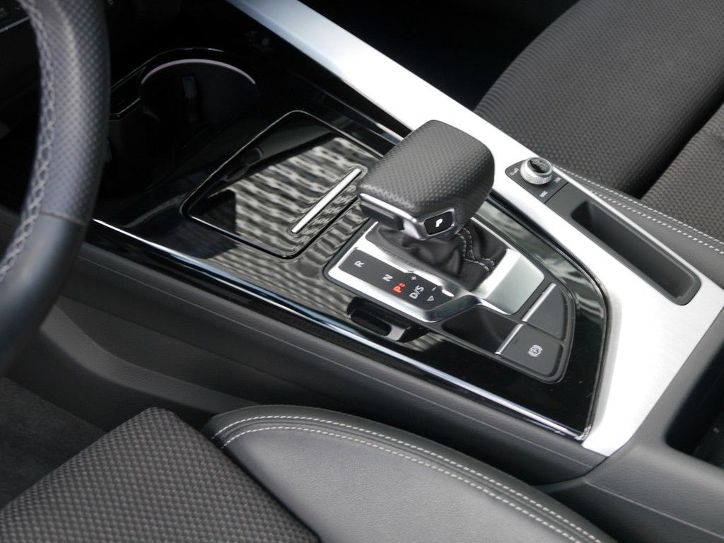 Audi A4 Avant 40 TDI quattro S line - Samsaru's Car Outlet