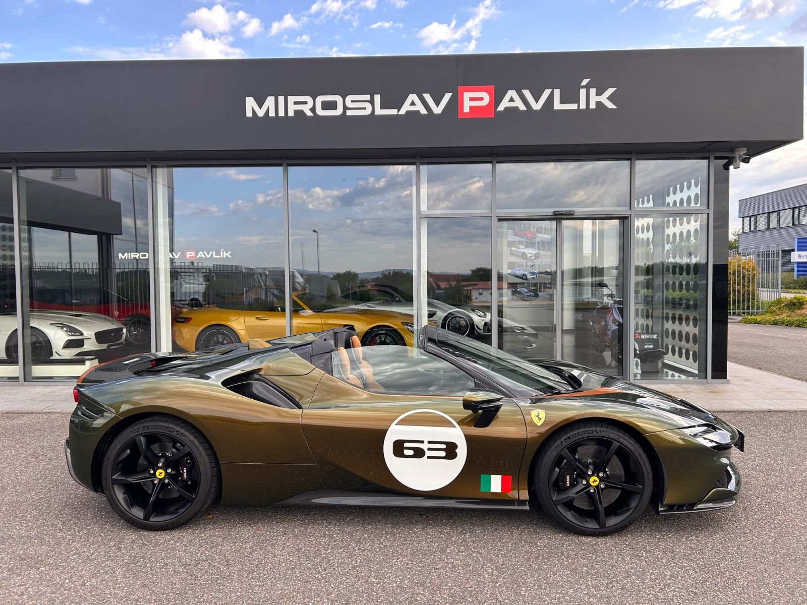 Ferrari SF90 Spider Tailor Made Cavalcade Edition - Samsaru's Car Outlet