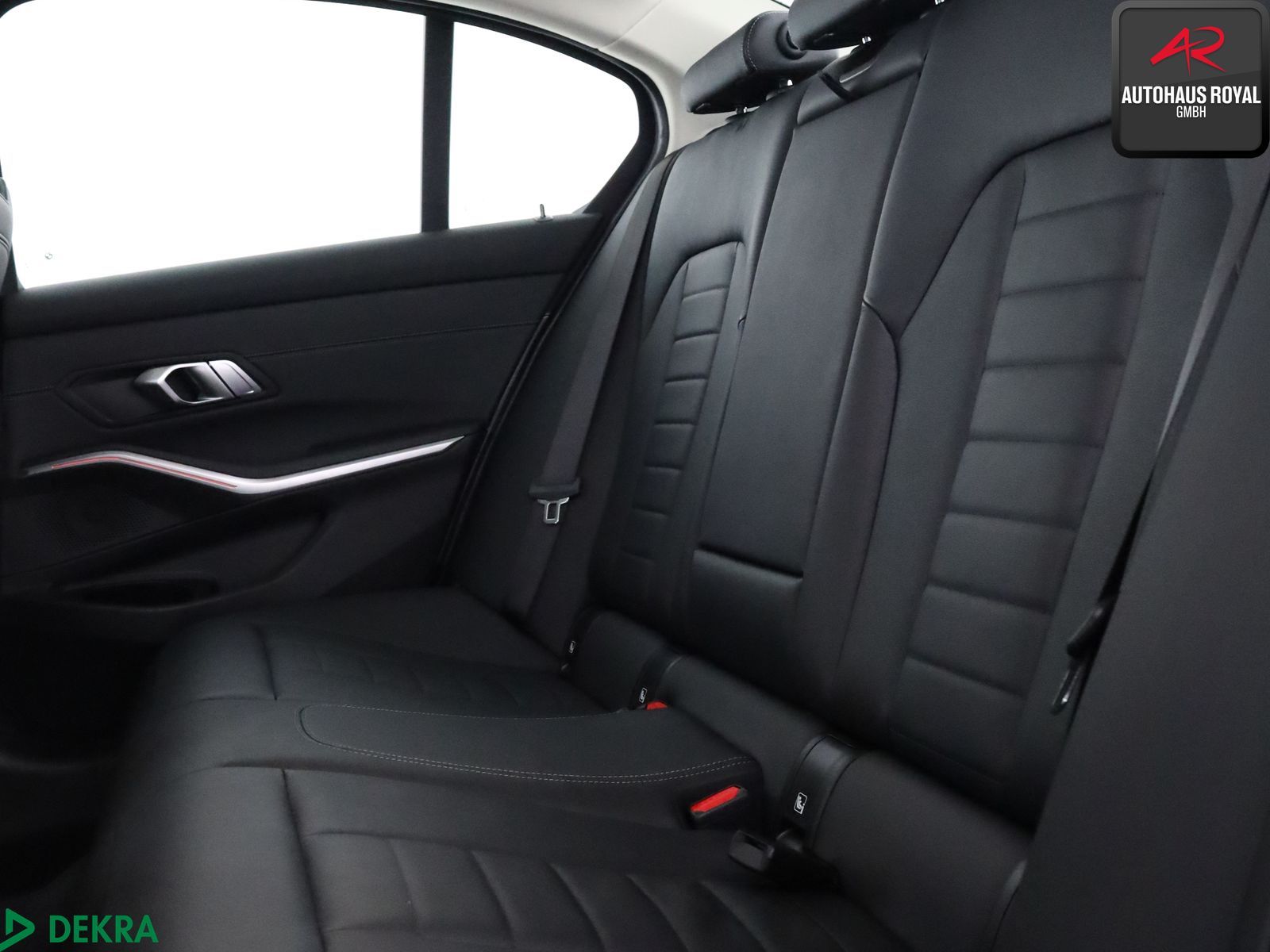 BMW 320 d xDrive LUXURY LINE GLASDACH,ACC,KAMERA,18Z