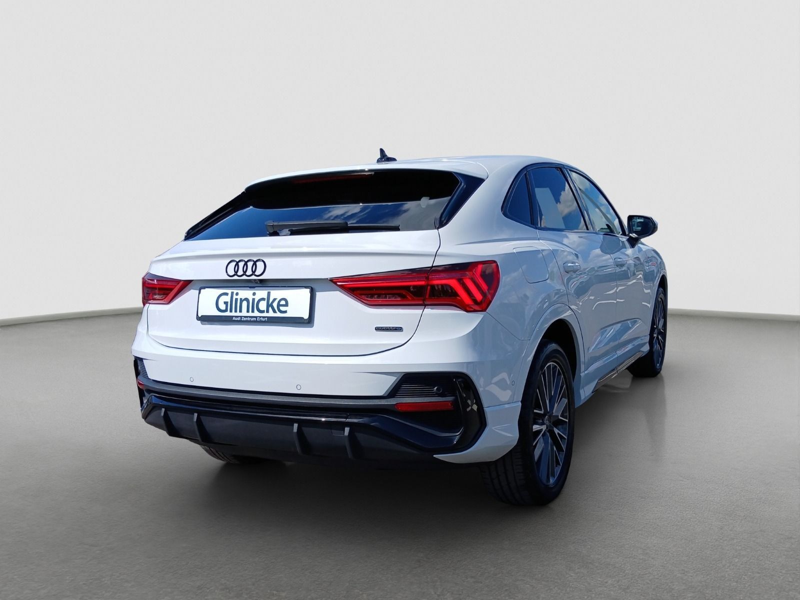 Audi Q3 Sportback 40 TDI quattro S line - Samsaru's Car Outlet