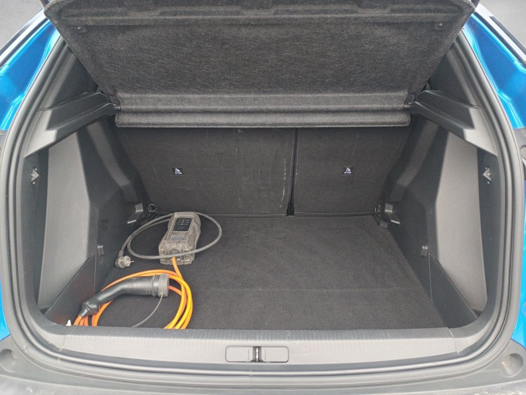 Peugeot 2008 Elektro Active - Samsaru's Car Outlet