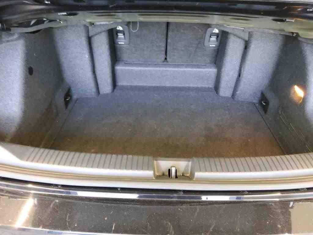 Volkswagen T-Roc R-Line - Samsaru's Car Outlet