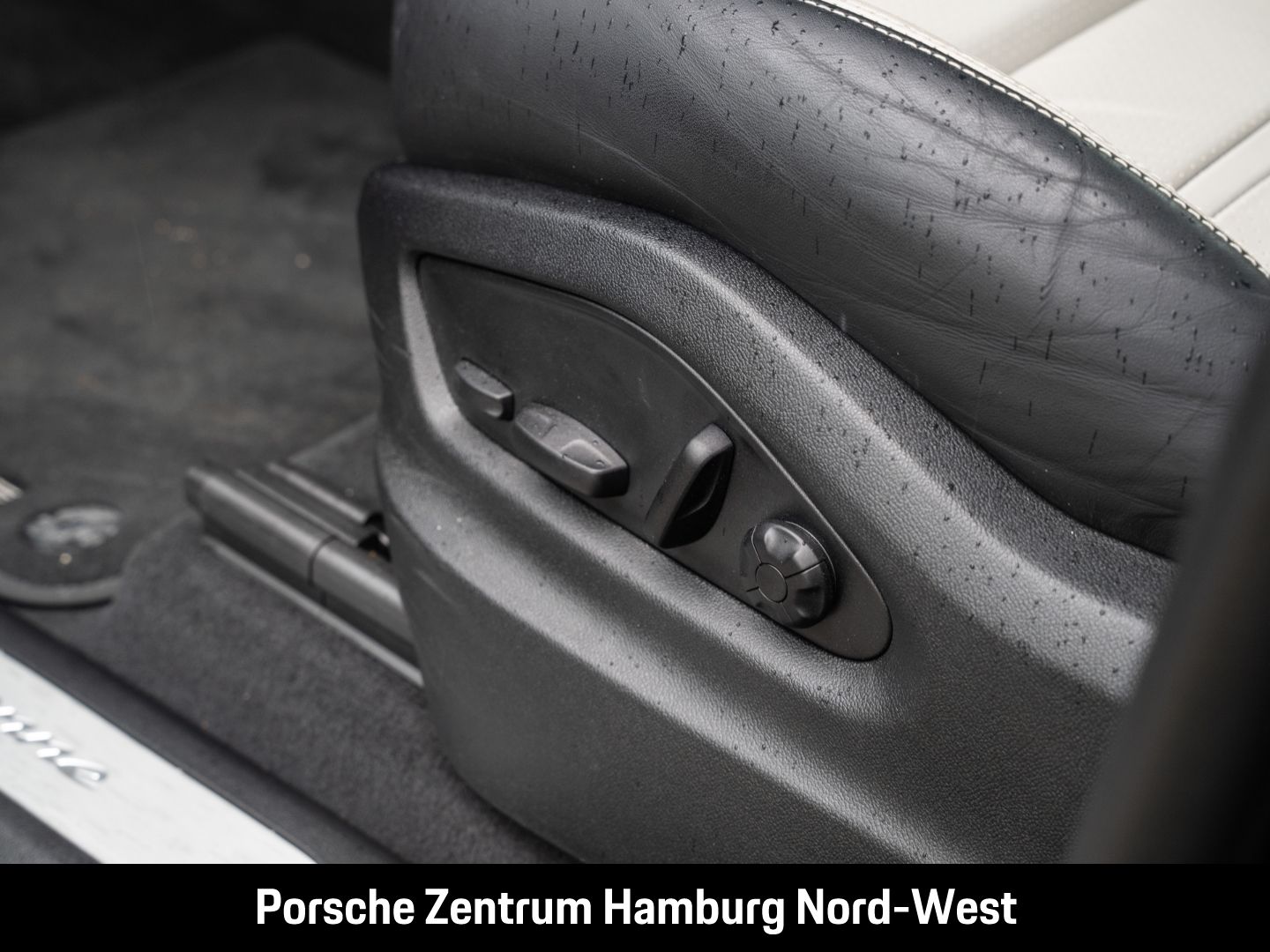 Porsche Cayenne E-Hybrid Panoramadach PASM BOSE InnoDr.