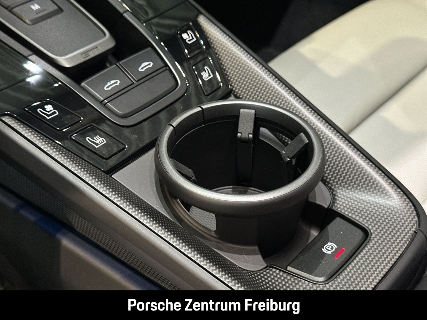 Porsche 992 911 Targa 4 GTS Burmester Sportabgasanlage