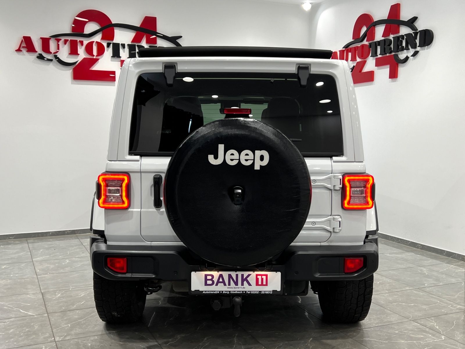 Jeep Wrangler Unlimited Sahara Softtop Sky One-Touch