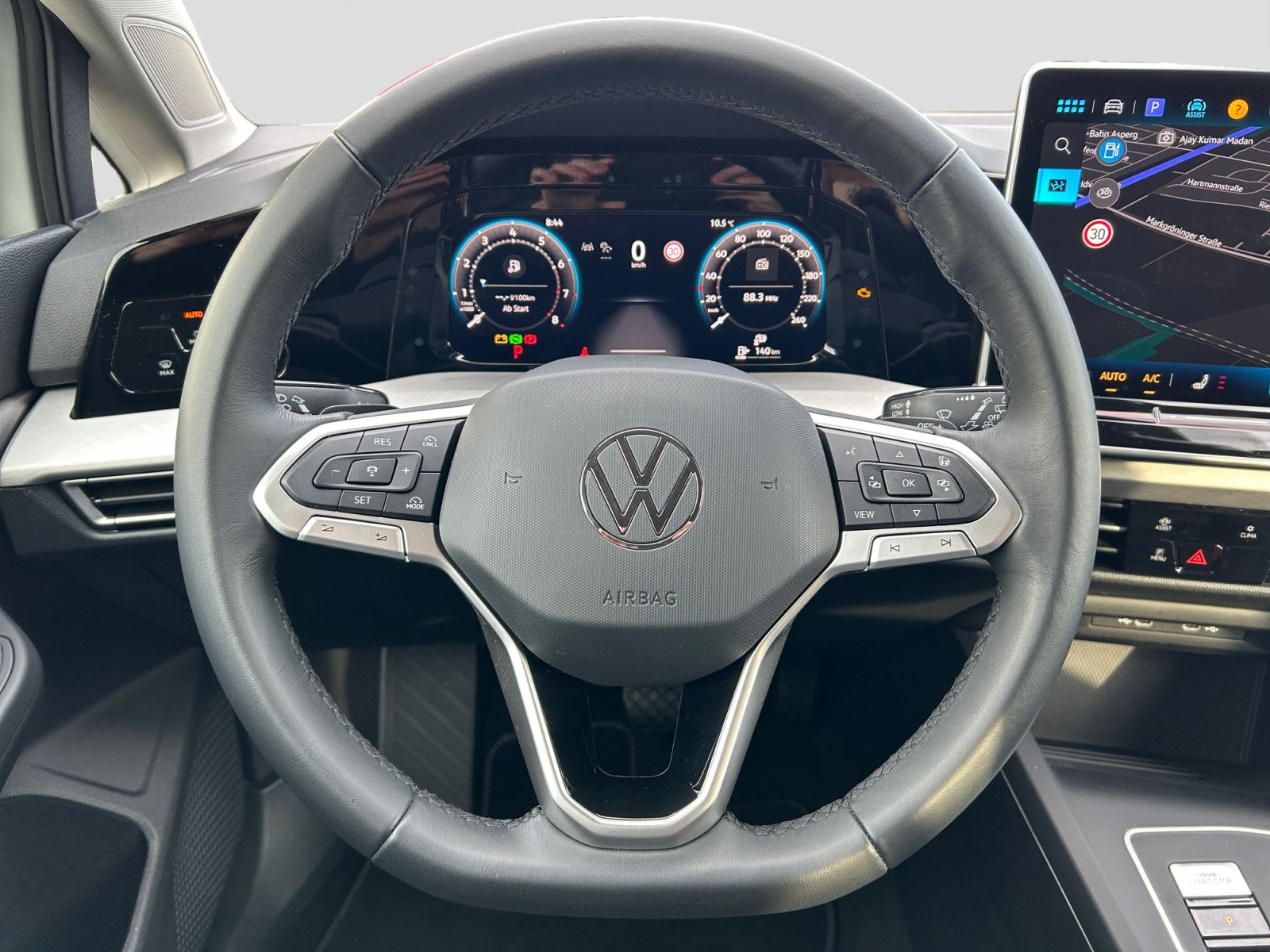 Volkswagen Golf VIII 1.5eTSI DSG Life 360° AHK HuD Standhei