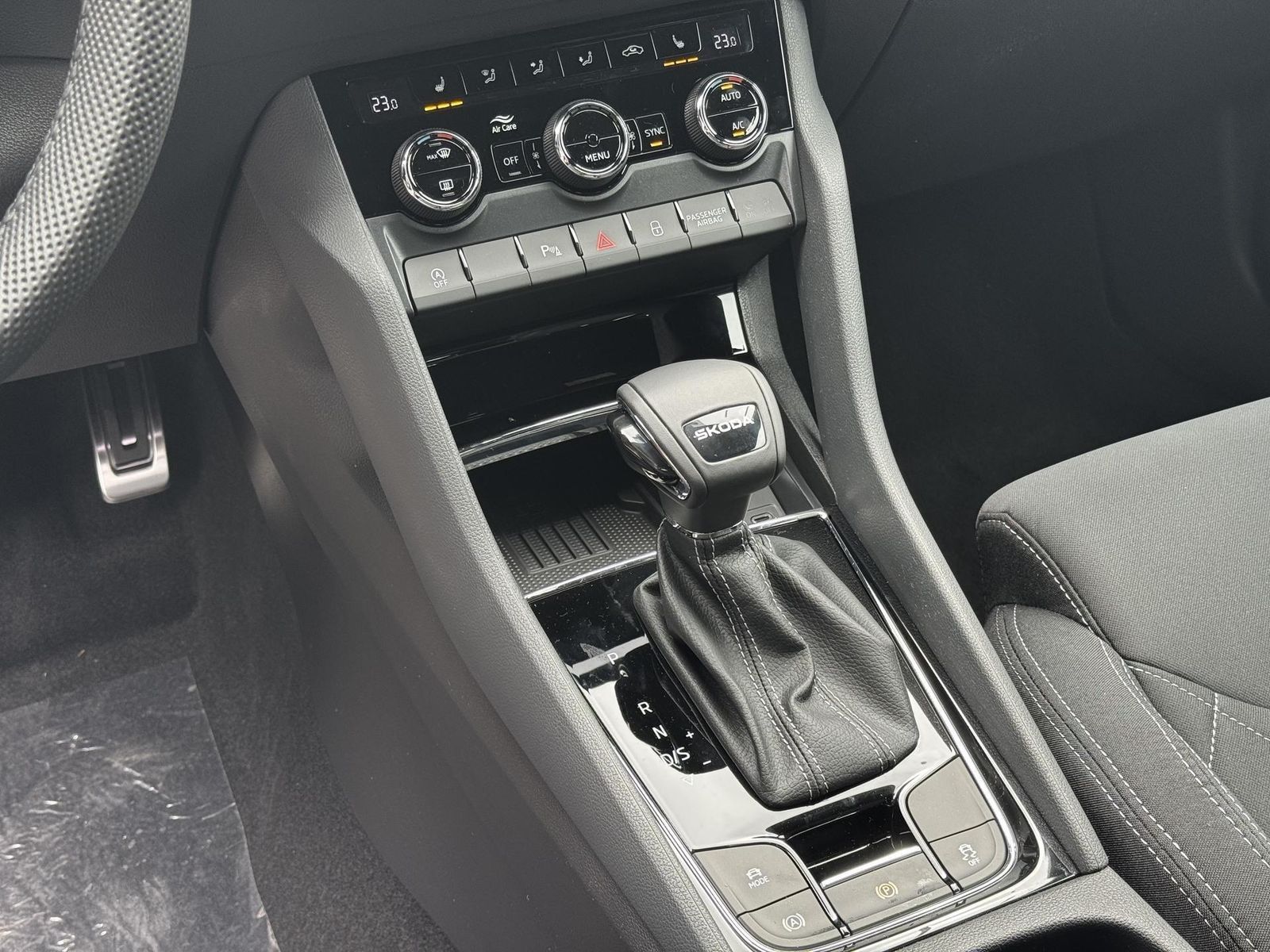 Skoda Karoq 1,5 TSI DSG Sportline 2ZKlimaautomatik ...