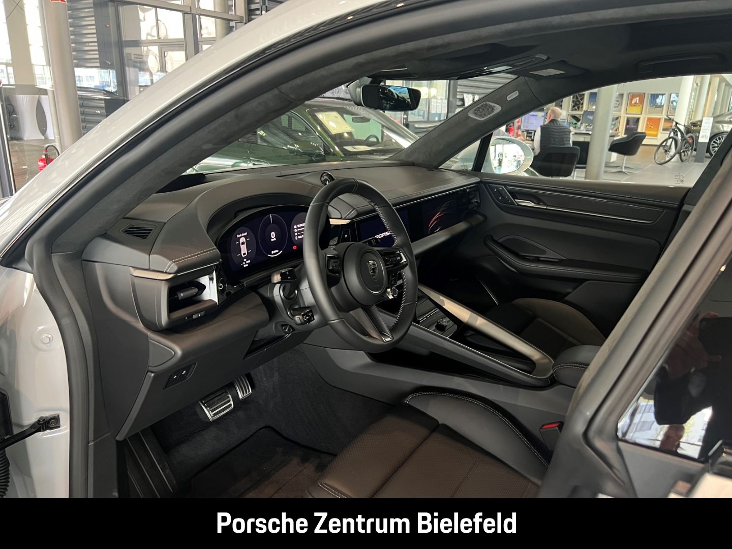 Porsche Macan Turbo Burmester Luftfederung Panoramadach