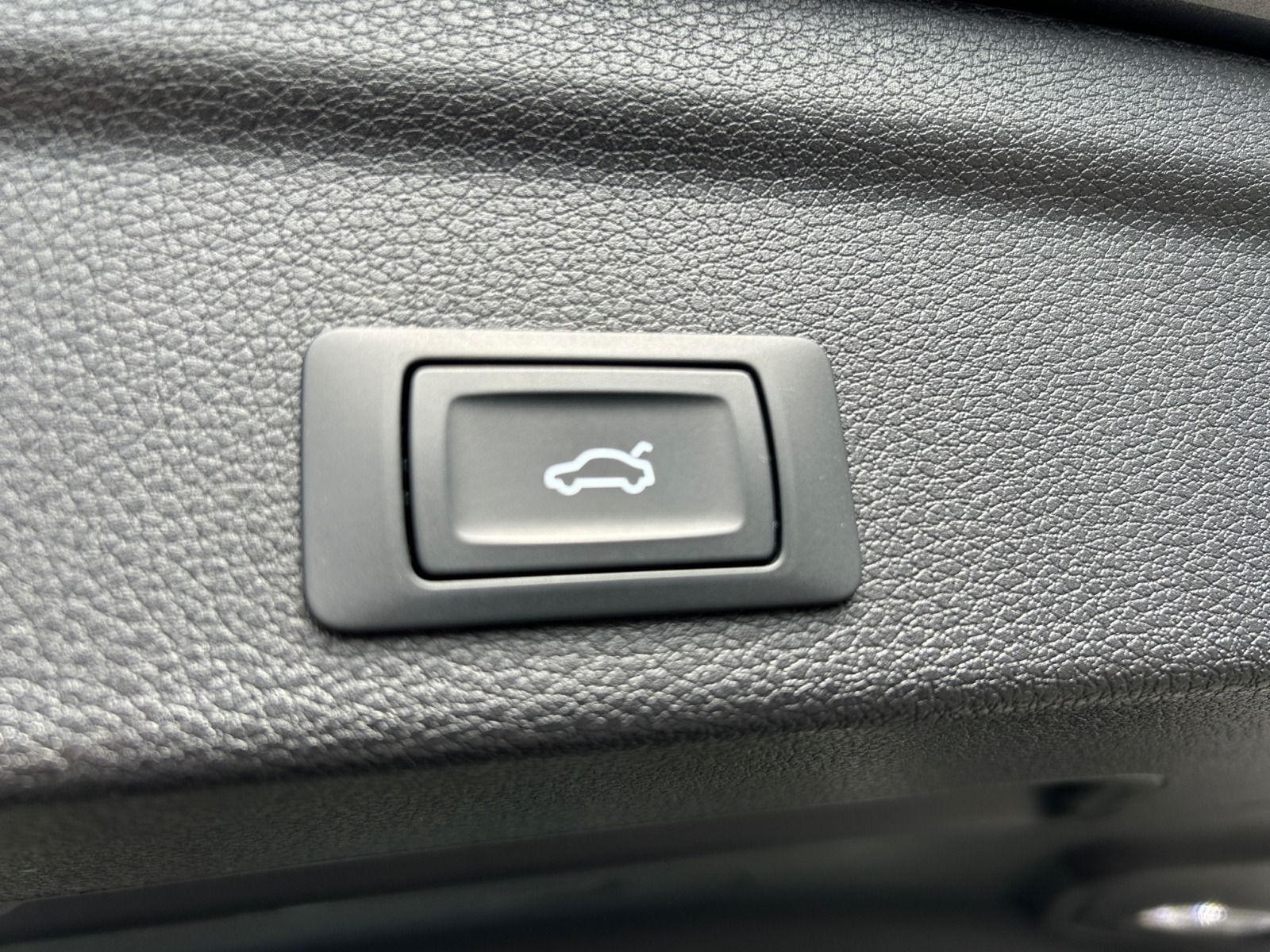 Audi Q3 Sportback 40 TFSI quattro S line - Samsaru's Car Outlet