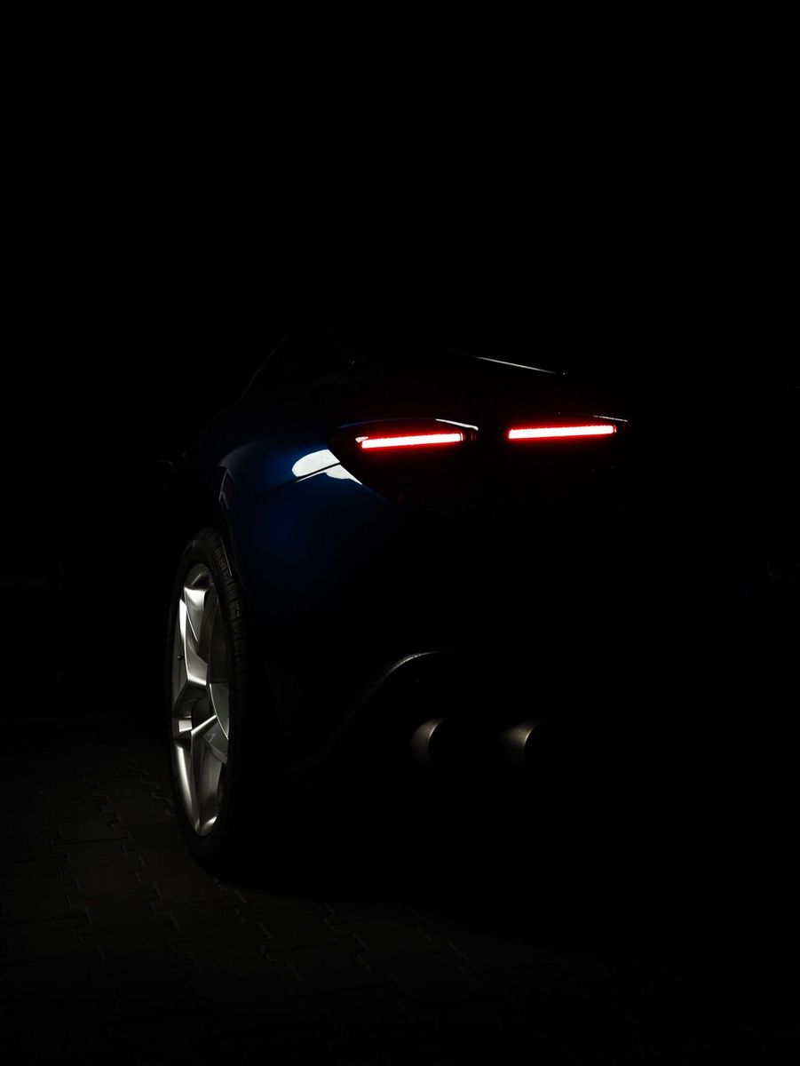 Ferrari Roma Matrix LED 20 Zoll JBL Approved
