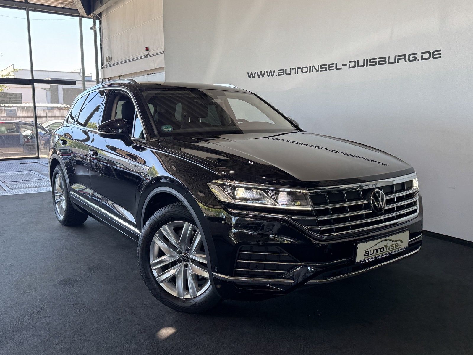 Volkswagen Touareg Atmosphere 4Motion - Samsaru's Car Outlet