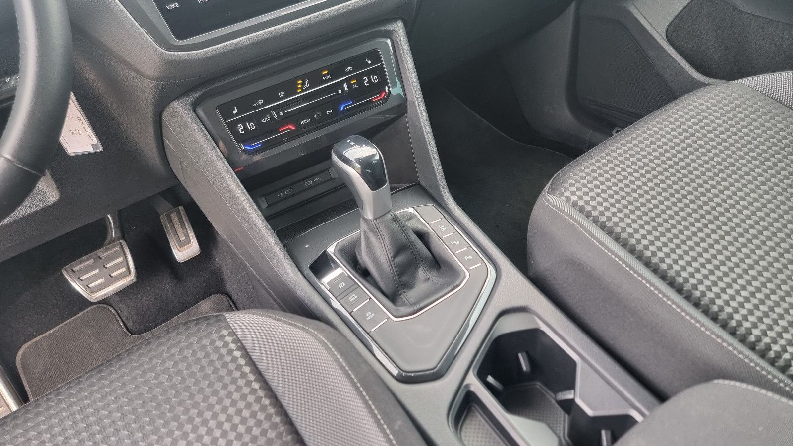 Volkswagen Tiguan Acti - Samsaru's Car Outlet