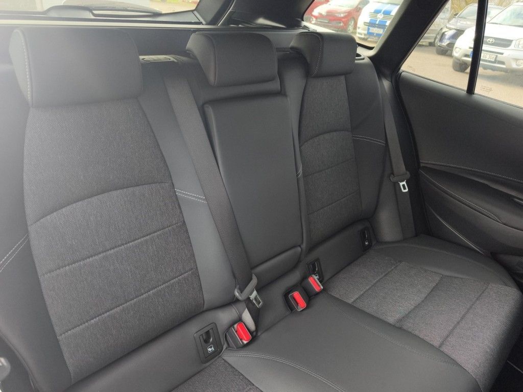 Toyota Corolla 2.0 Hybrid Touring Sports Teamplayer (ZE