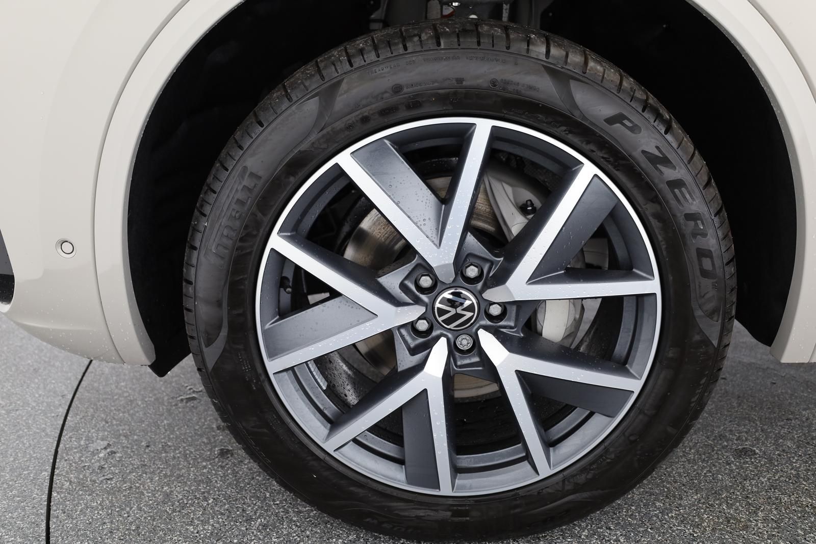Volkswagen Touareg 3.0 TDI V6 R-LINE, Luft, Area, AHK, Lede