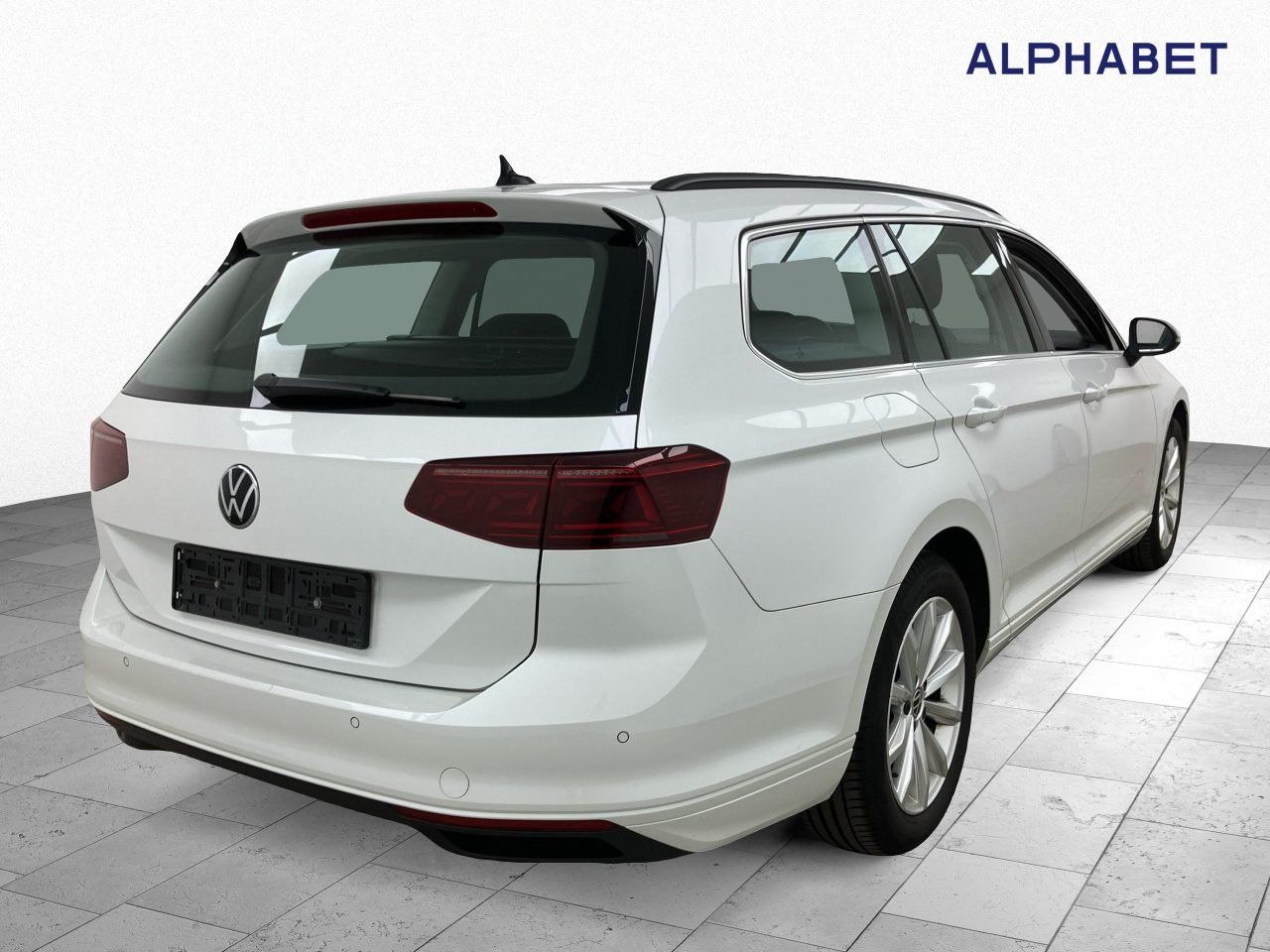 Volkswagen Passat Variant 2.0 TDI Business - Samsaru's Car Outlet