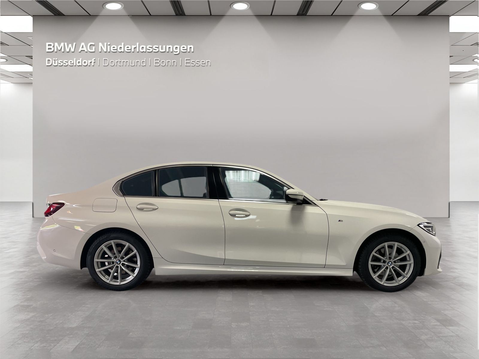 BMW 320i xDrive M Sport - Samsaru's Car Outlet