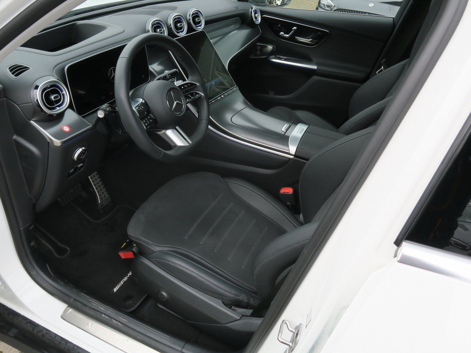 Mercedes-Benz GLC 220 d AMG Line 4M Pan-Dach Burmester HUD AHK