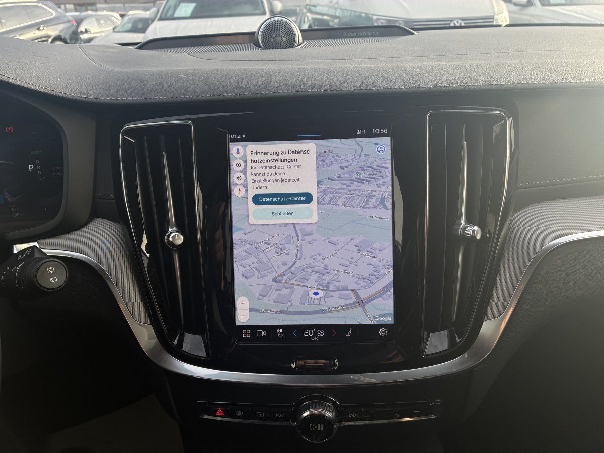 Volvo V60 T6 Ultra Dark AWD Plug-in Hybrid B&W AHK