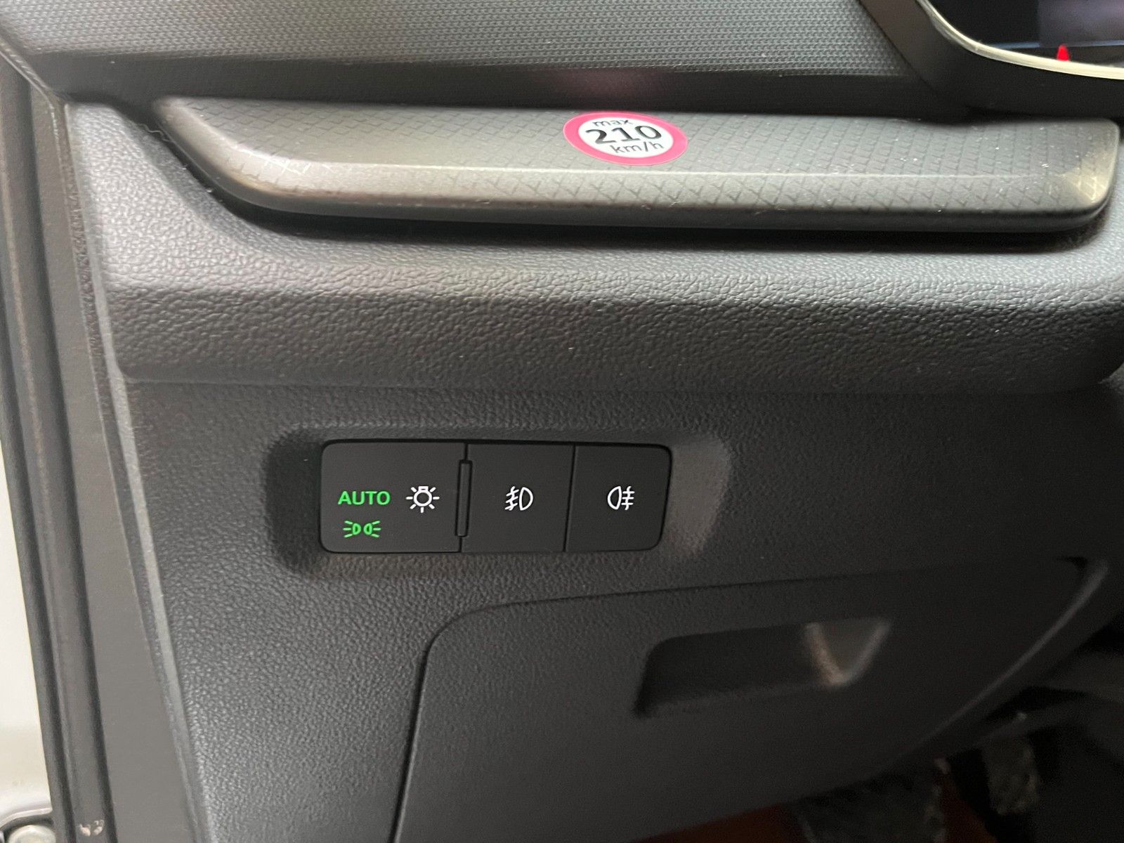 Skoda Octavia Combi 2.0 TDI DSG Ambition - Samsaru's Car Outlet