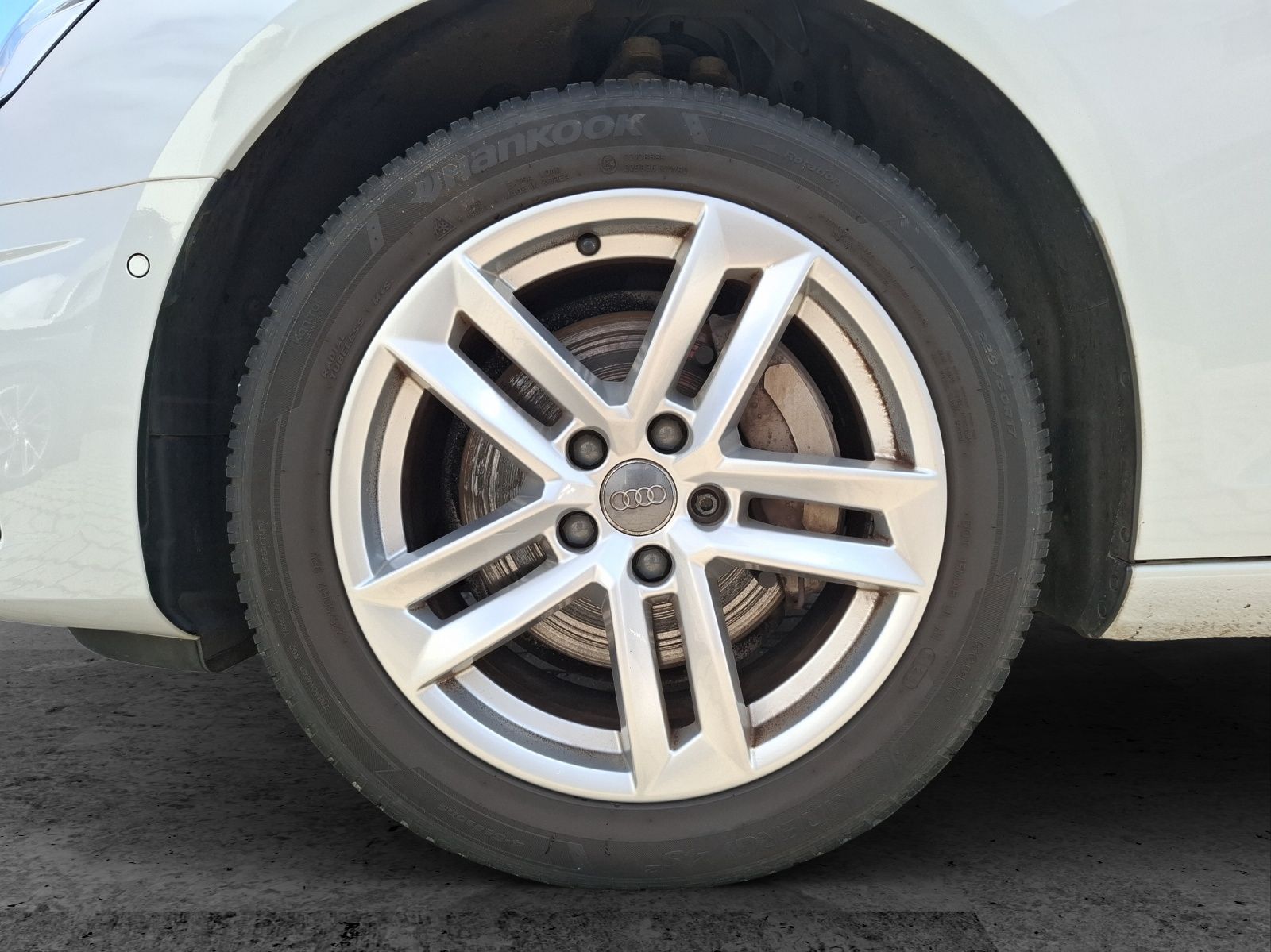Audi A4 Avant 40 TDI quattro LED AHK Navi AVC ACC SHZ