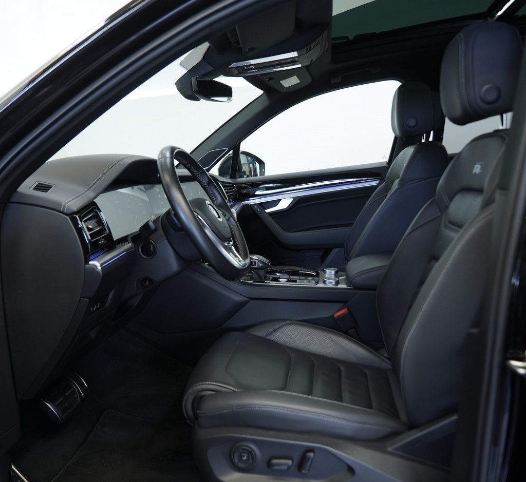 Volkswagen Touareg 4.0 TDI DSG 4M R line - Samsaru's Car Outlet