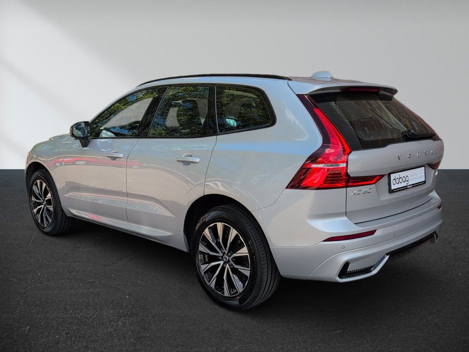 Volvo XC 60 B5 Plus Dark AWD - Samsaru's Car Outlet