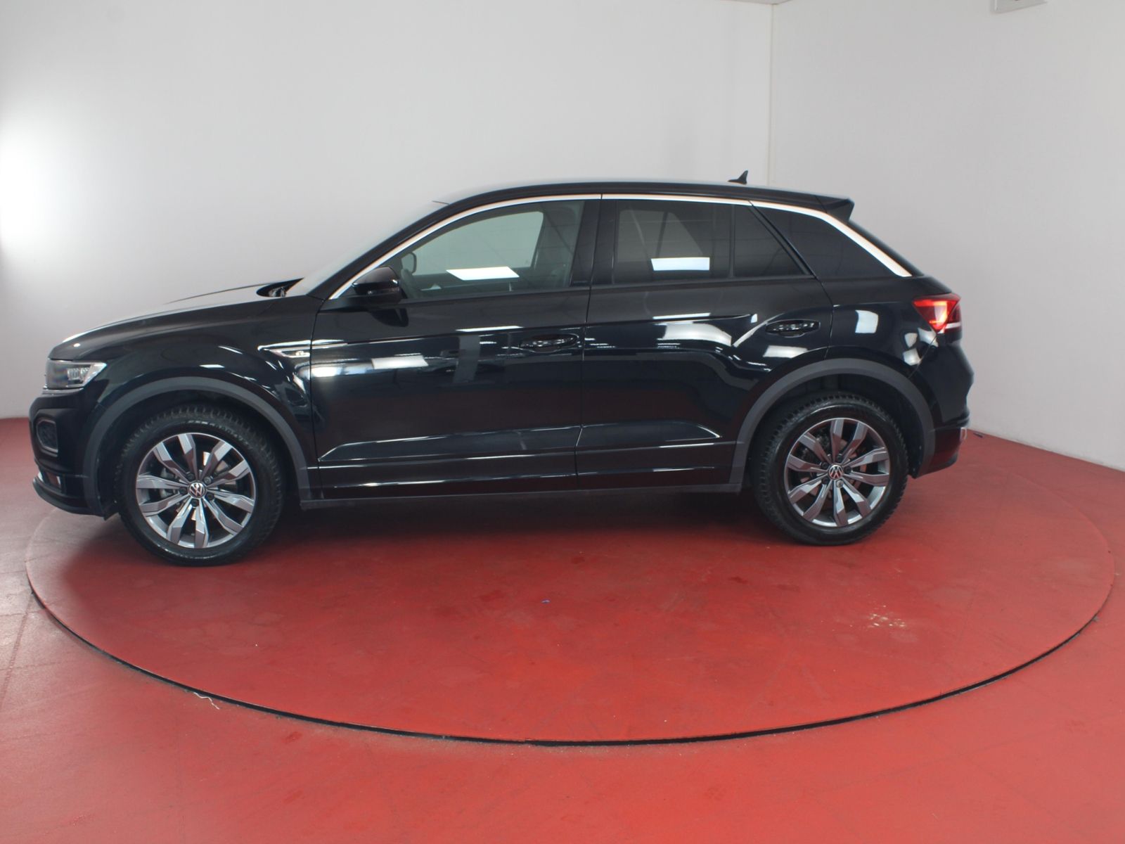 Volkswagen T-Roc R-Line - Samsaru's Car Outlet