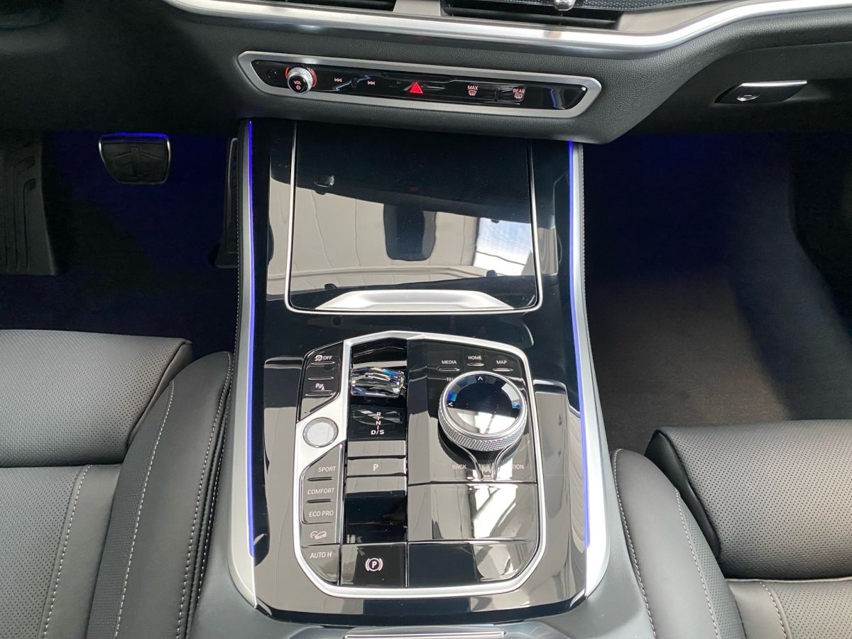 BMW X5 xDrive40d M-Sport B&W KeyLess Pano AHK STH Ai