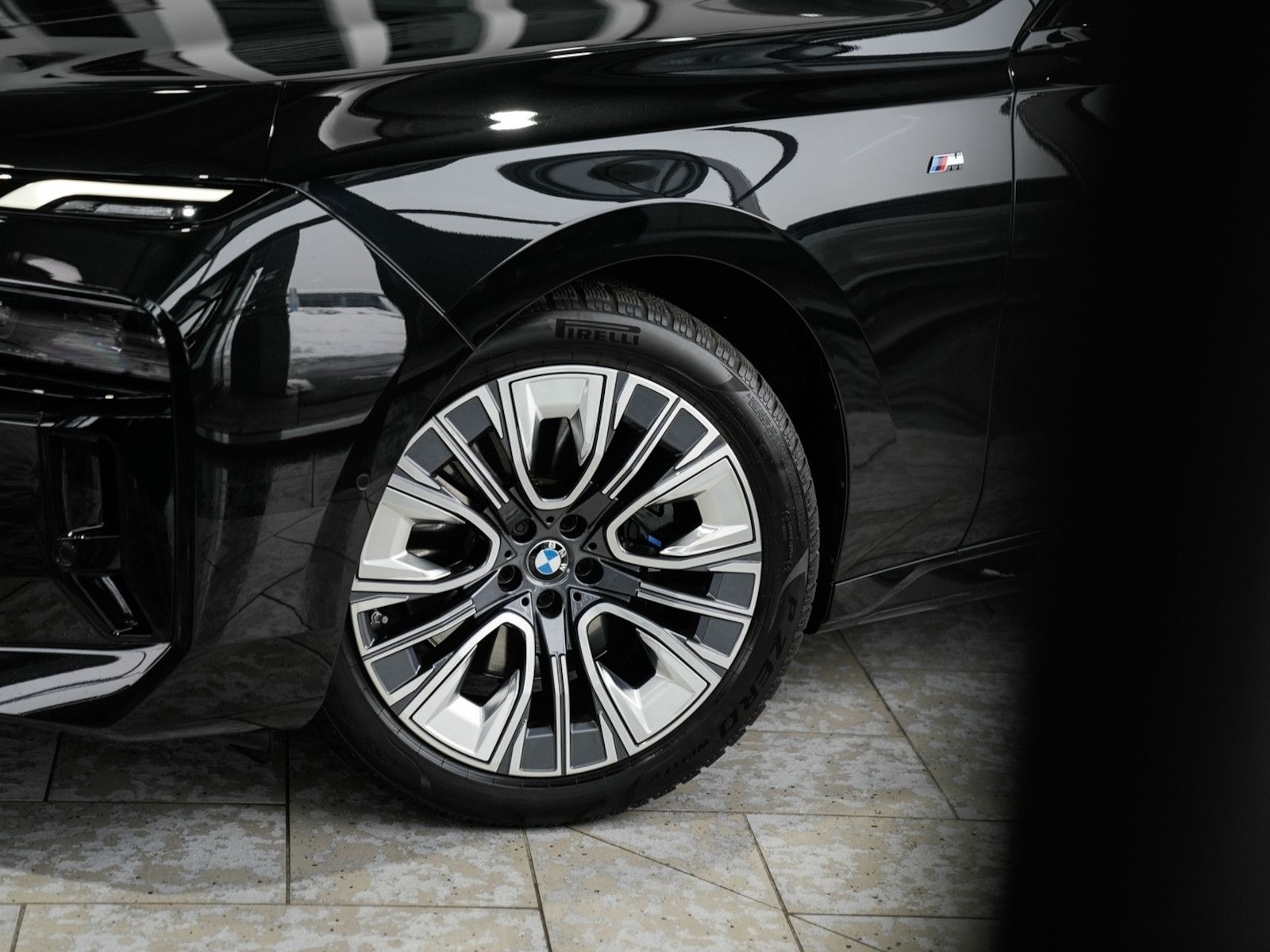 BMW 740d xDrive M SPORT PRO Sky-Lou. Autotür. FOND
