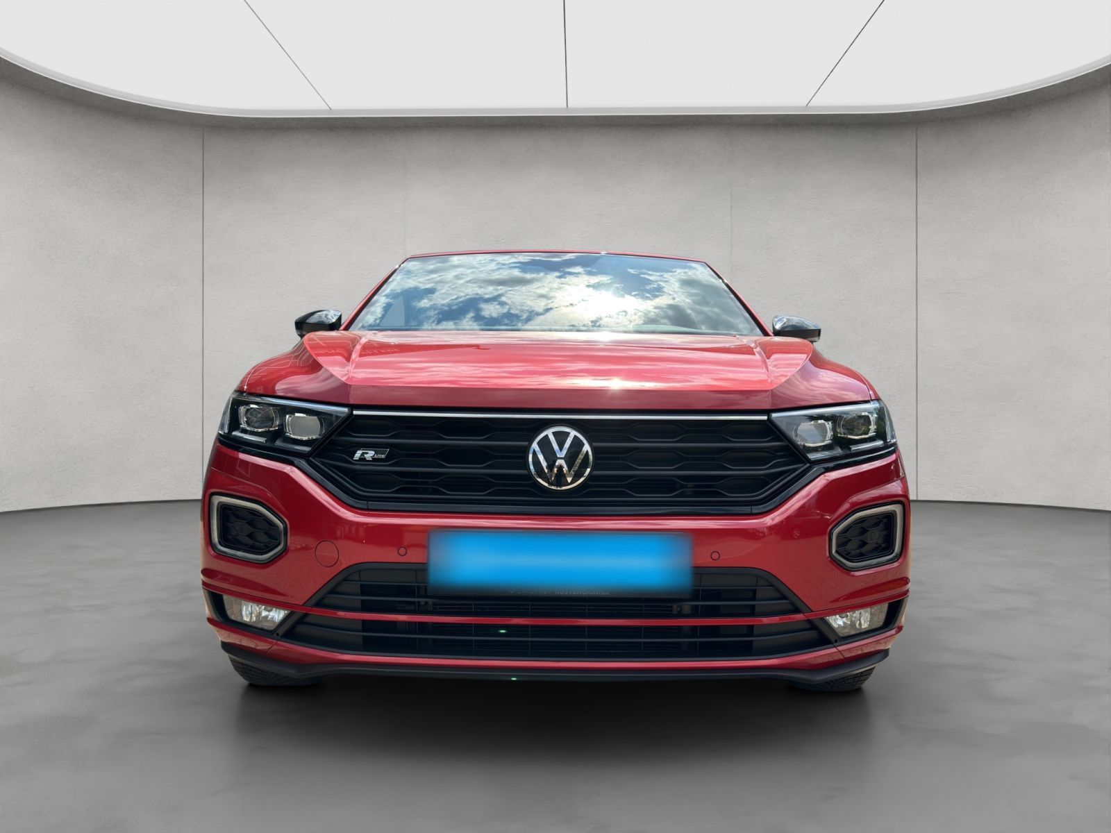 Volkswagen T-Roc 1.5 TSI DSG R-Line - Samsaru's Car Outlet