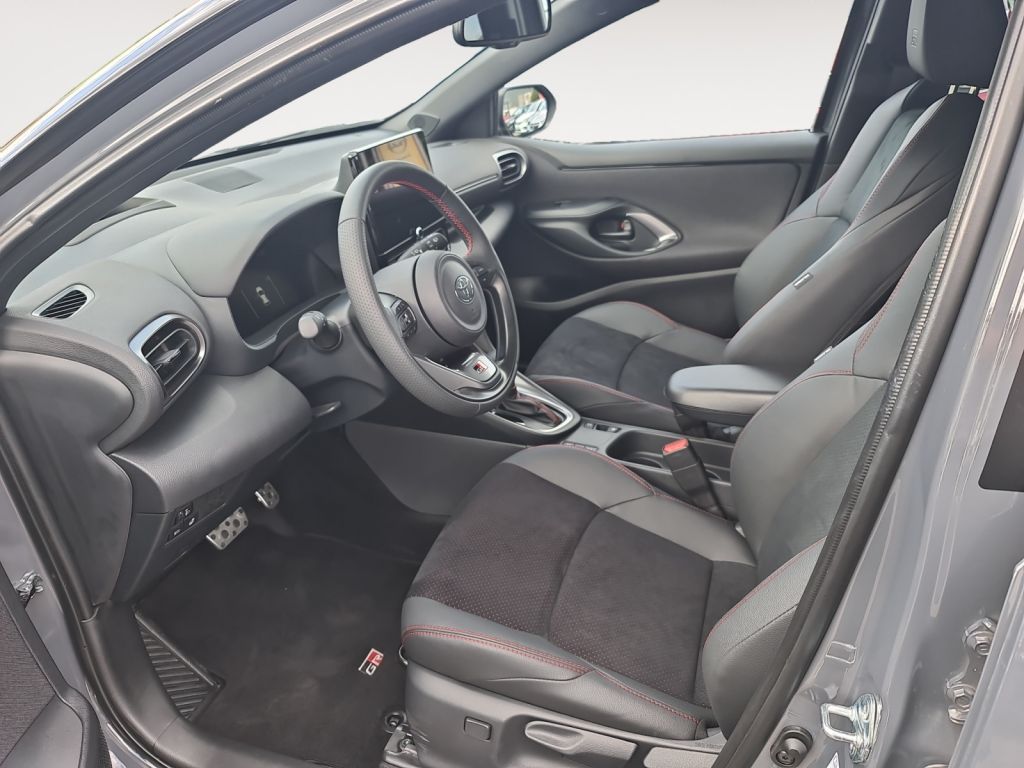 Toyota Yaris Hybrid 130 1.5 GR SPORT