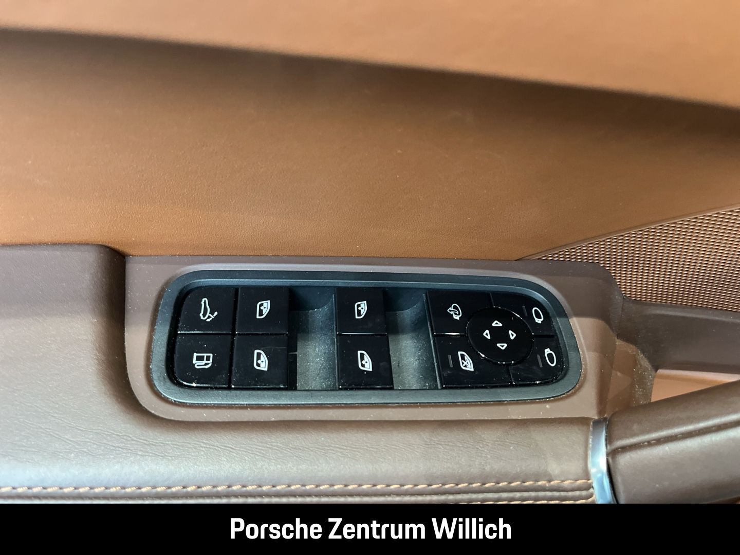 Porsche Cayenne E-Hybrid Clubleder Luftfederung 21-Zoll