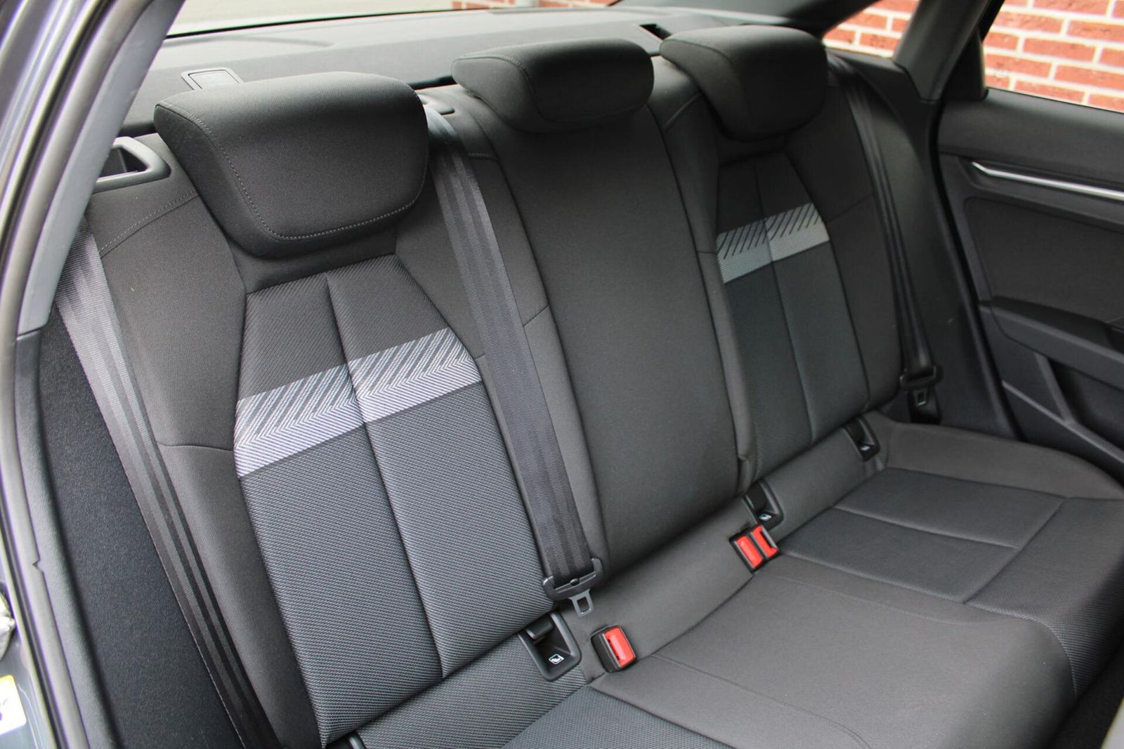 Audi A3 Limousine 30 TFSI Business edition | PANO-DAK