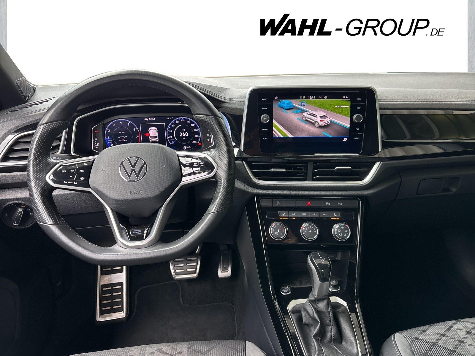 Volkswagen T-Roc 1.5 TSI R-LINE - Samsaru's Car Outlet