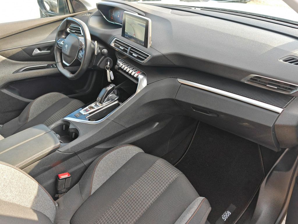 Peugeot 5008 PureTech 130 EAT8 - Samsaru's Car Outlet