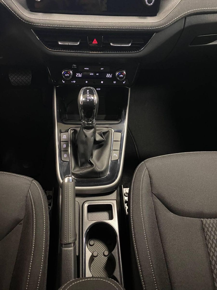 Skoda Fabia 1.0 TSI  DSG 130 Top Selection+ACC+TOTWINK