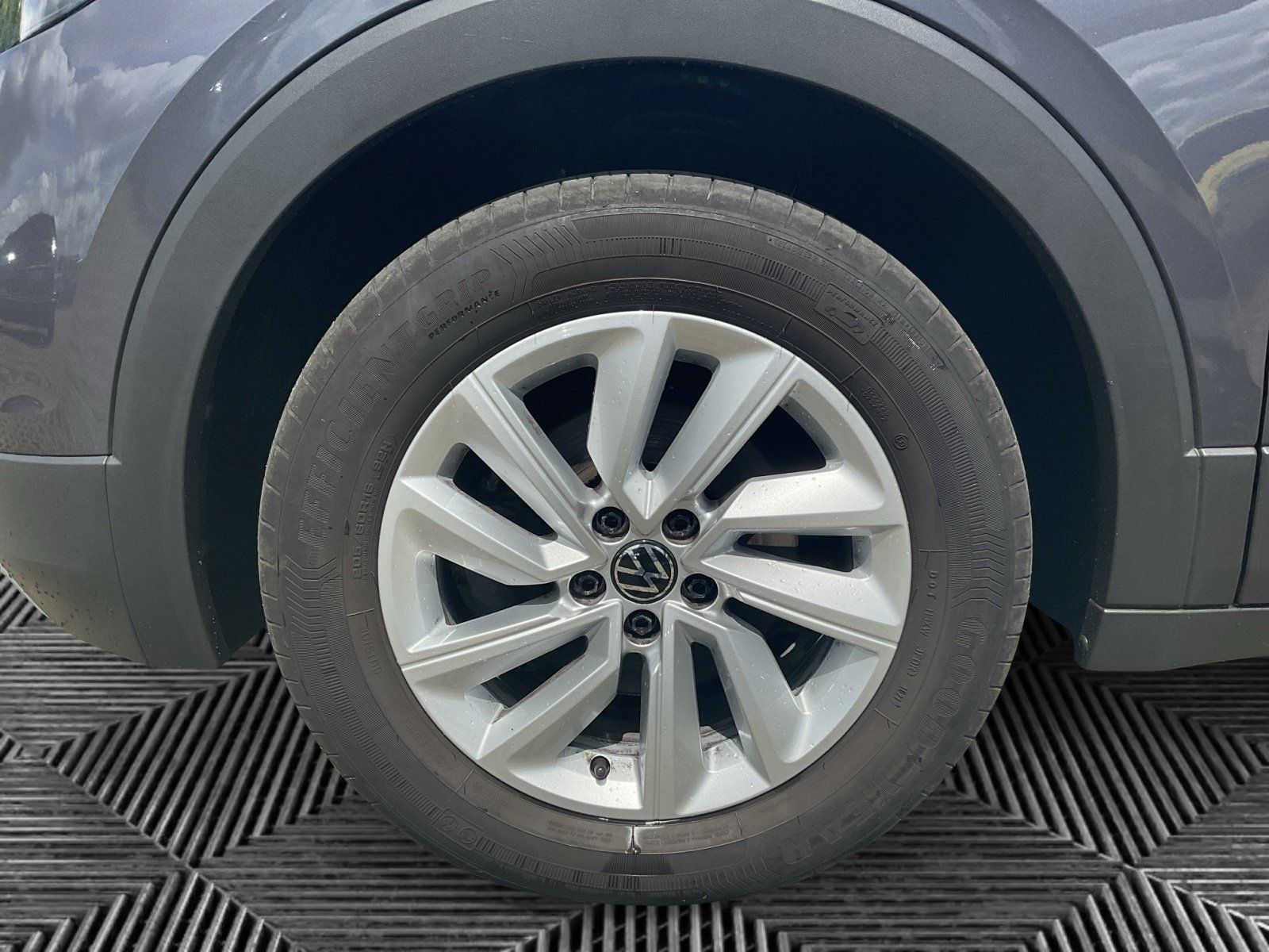Volkswagen T-Cross 1.0 TSI DSG Life - Samsaru's Car Outlet